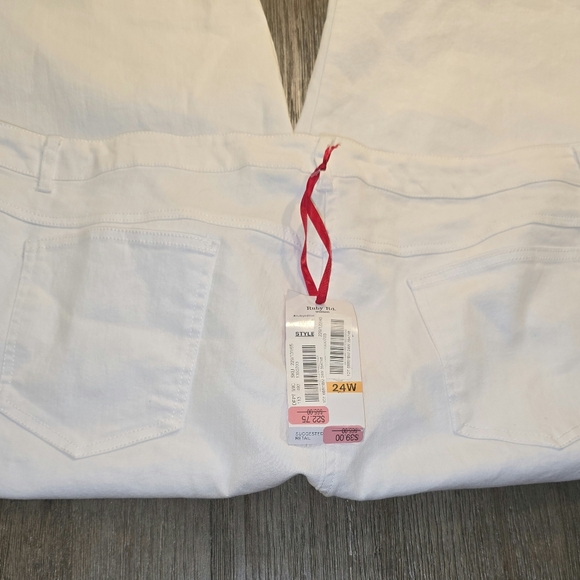 Ruby Rd. Size 24W White Jeans Nwt - Picture 9 of 9